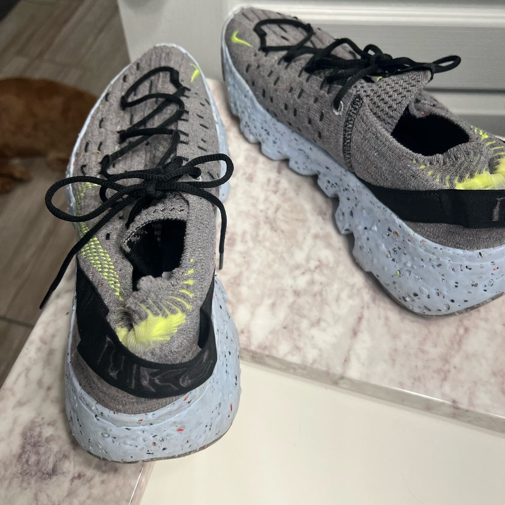 Nike hippies